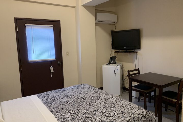 Room 4 of 35