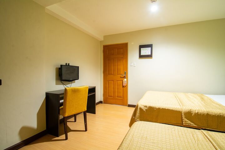 Room 34 of 83