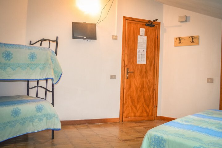 Room 30 of 94