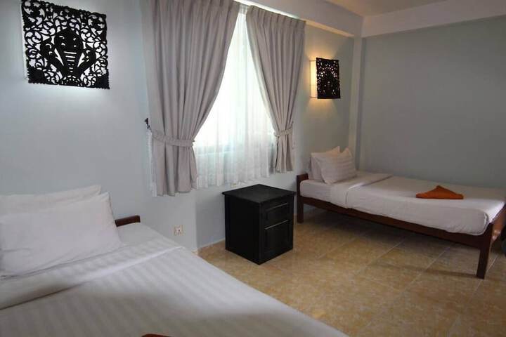 Room 32 of 64