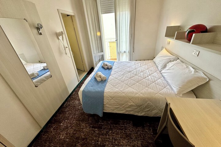 Room 5 of 41