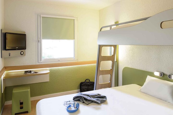 Room 7 of 27