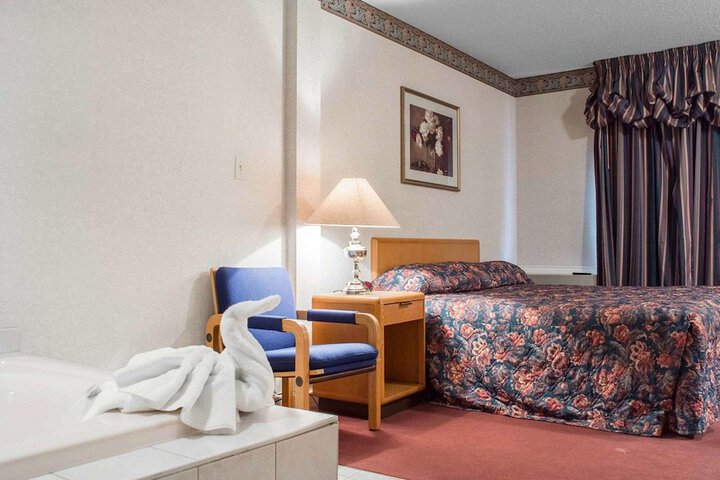 Room 4 of 19