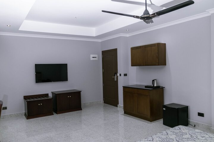 Room 56 of 230