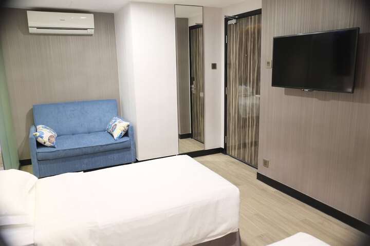 Room 19 of 87