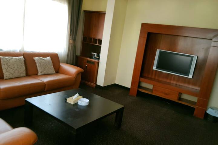 Room 27 of 64