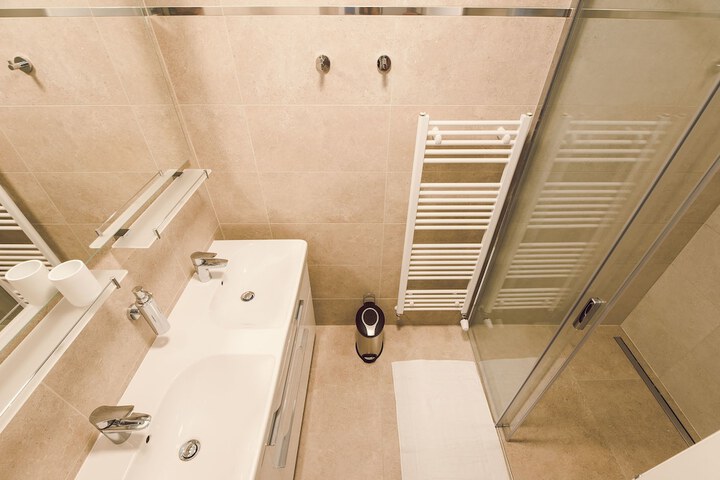 Room 14 of 26