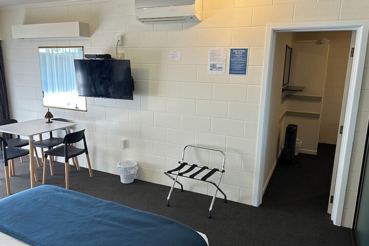 Room 33 of 75