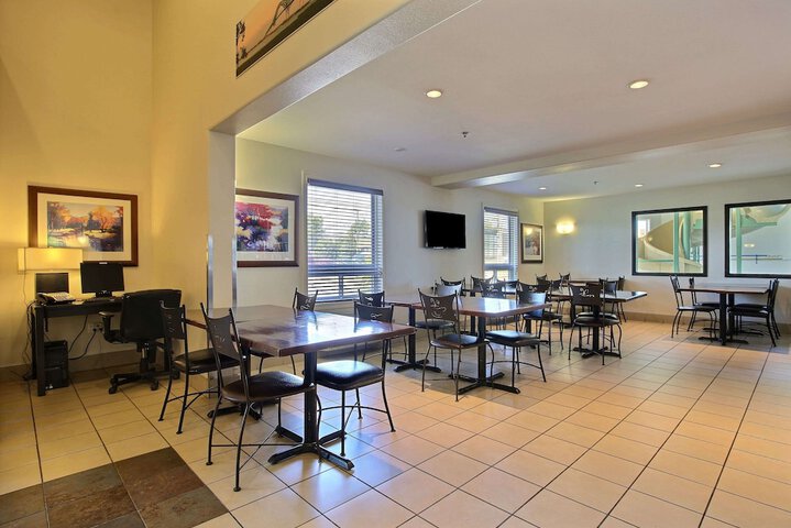 Breakfast/Coffee Service 58 of 66