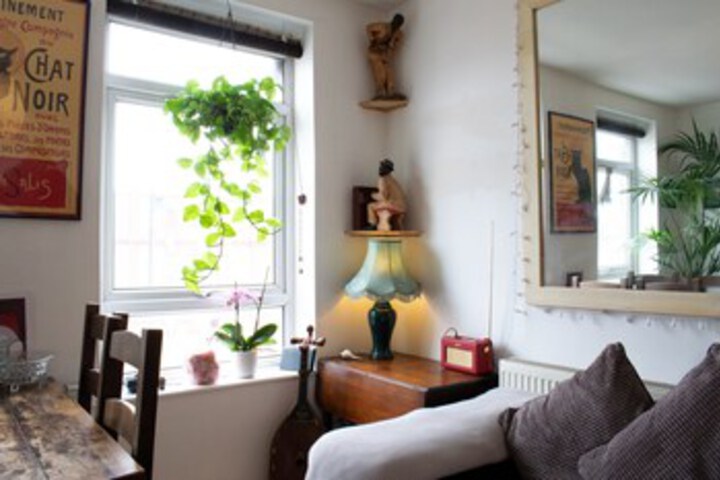 Room 4 of 13