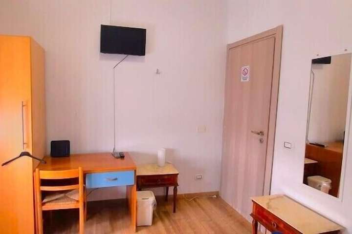 Room 12 of 49