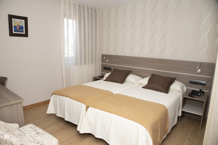 Room 10 of 38