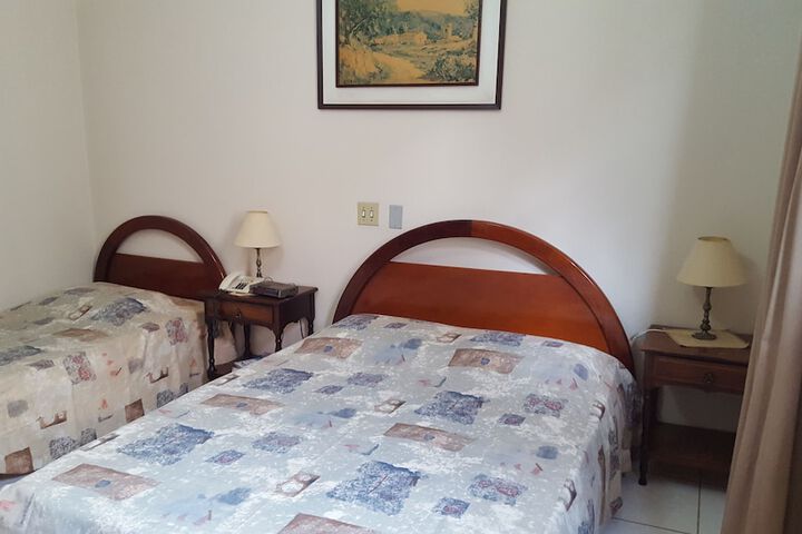 Room 15 of 33