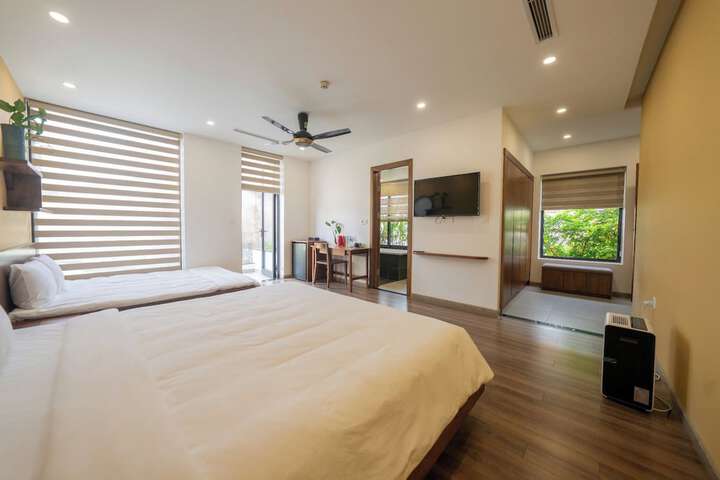 Room 9 of 29