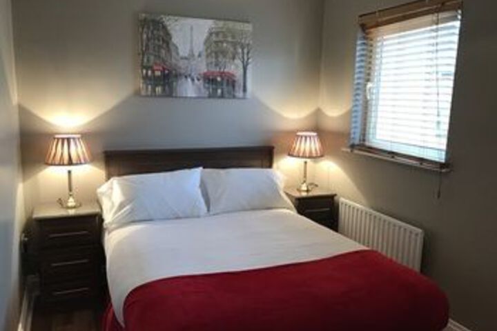 Room 5 of 16