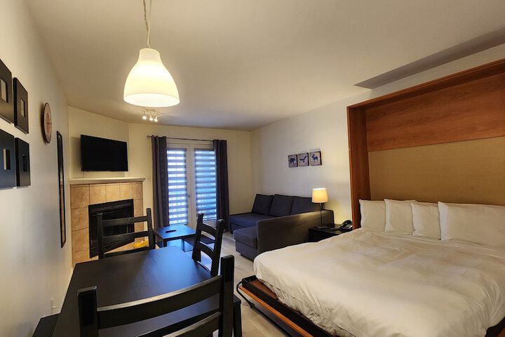 Room 15 of 51