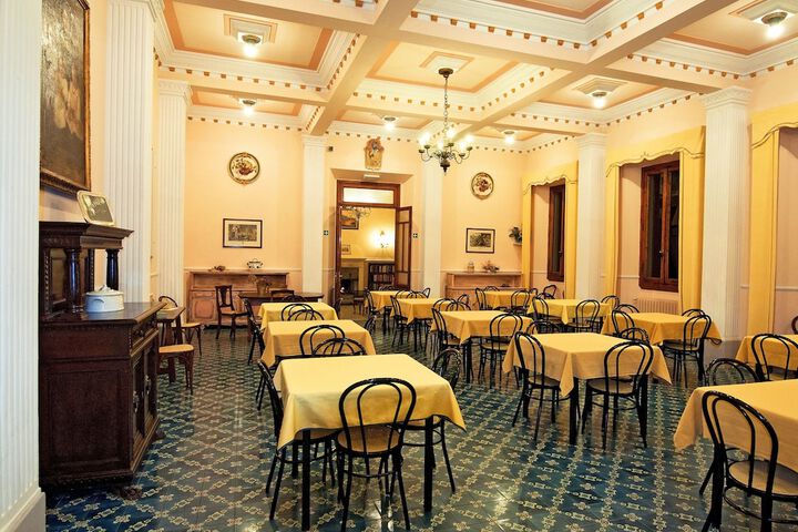 Dining Photos