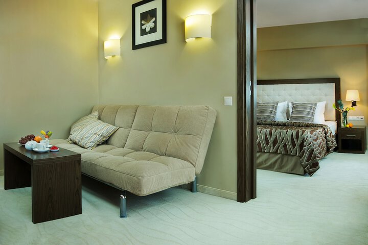 Room 12 of 121
