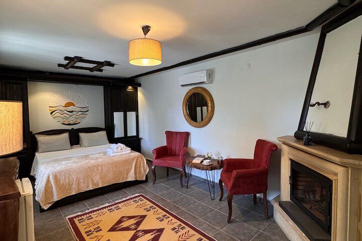 Room 8 of 14