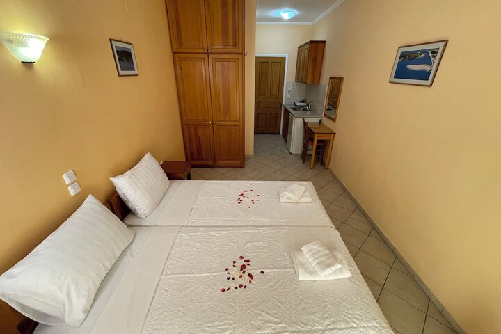 Room 43 of 145