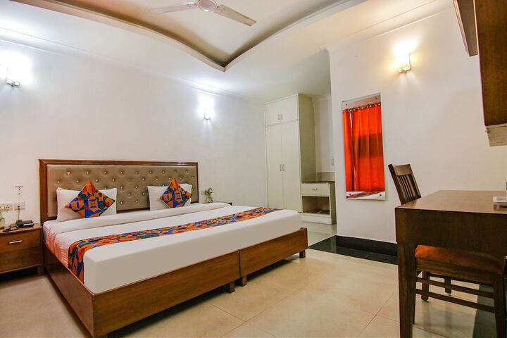 Room 14 of 28