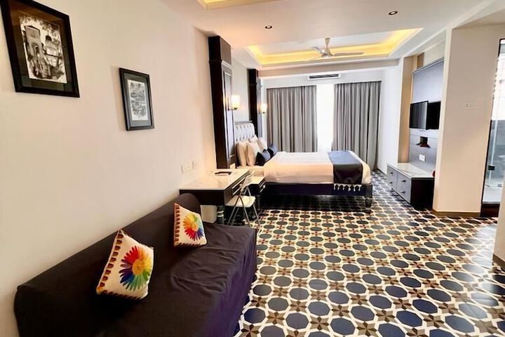 Room 13 of 48