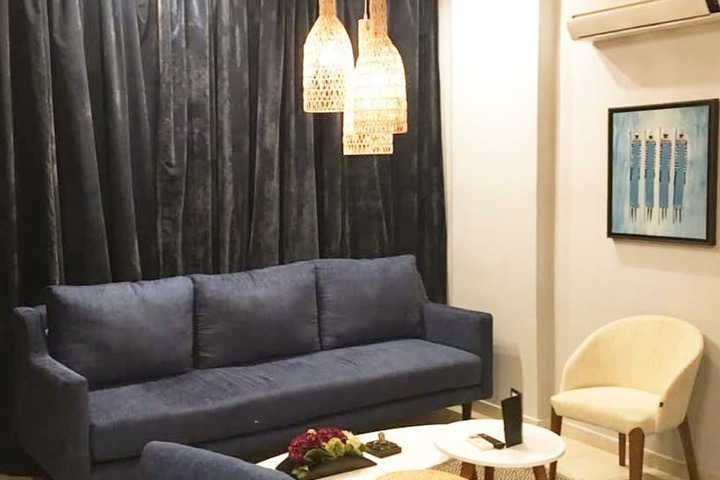 Lobby lounge