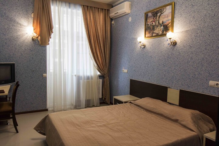 Room 6 of 54