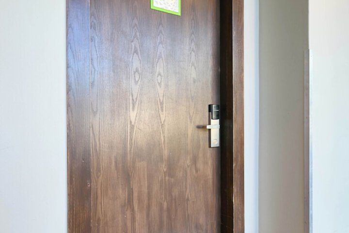 Room 28 of 171