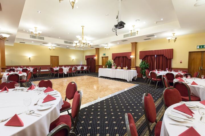Ballroom/Hall 31 of 48