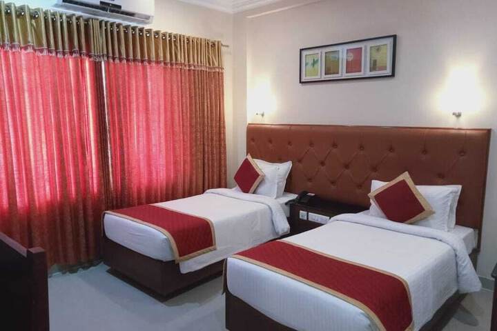 Room 8 of 10