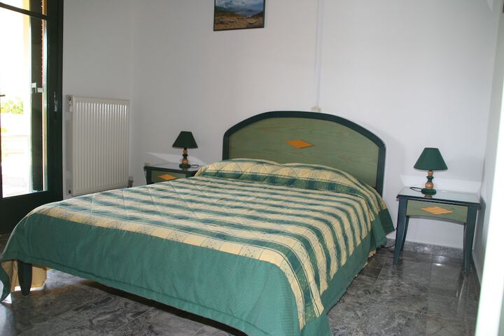 Room 3 of 37