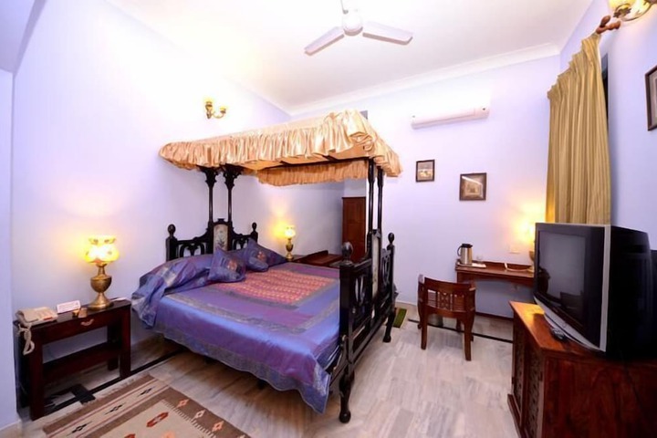 Room 7 of 40