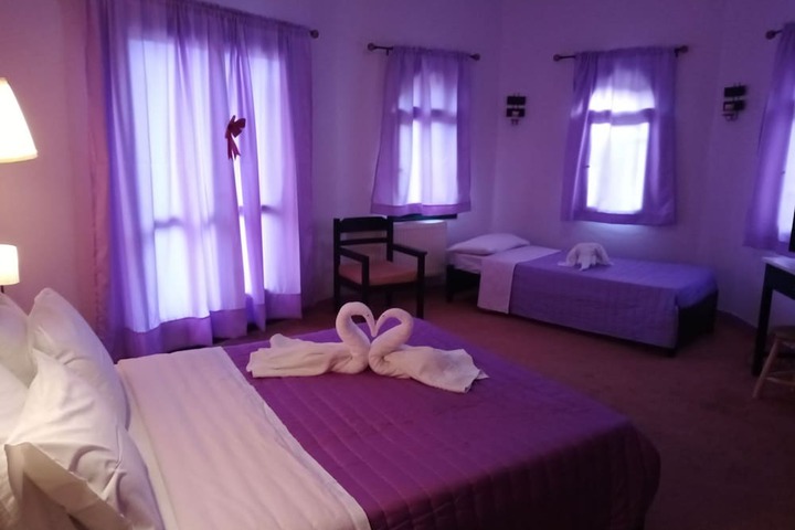 Room 5 of 16