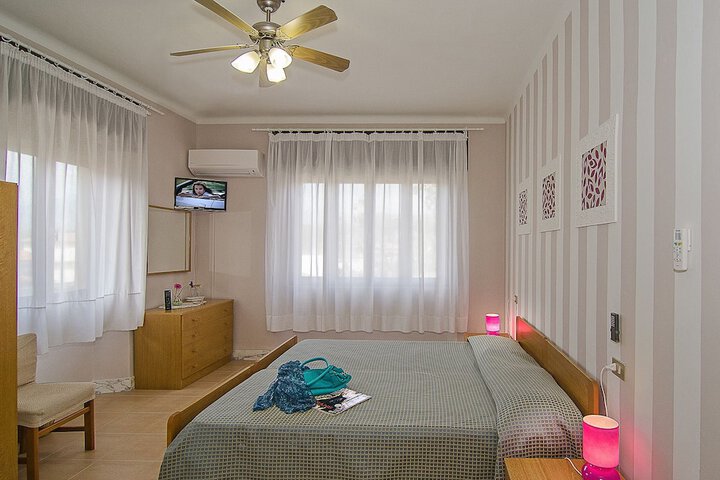 Room 30 of 68