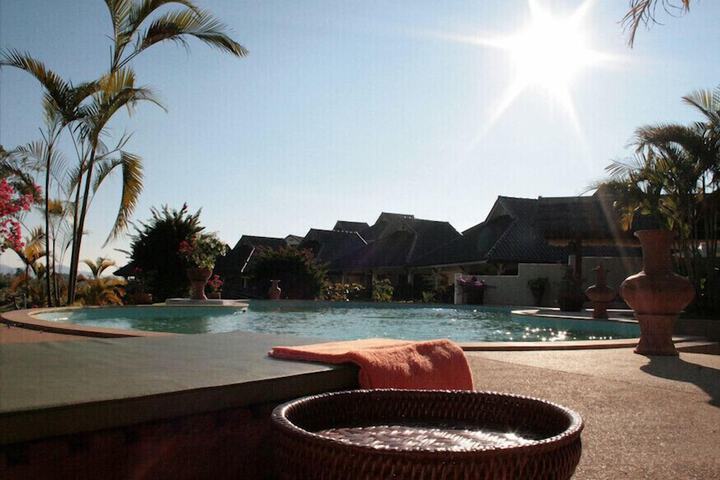 Hotel Pool