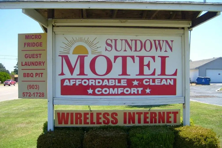 Image of SUNDOWN MOTEL