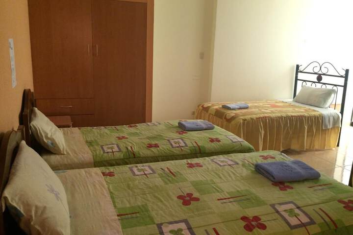 Room 10 of 34