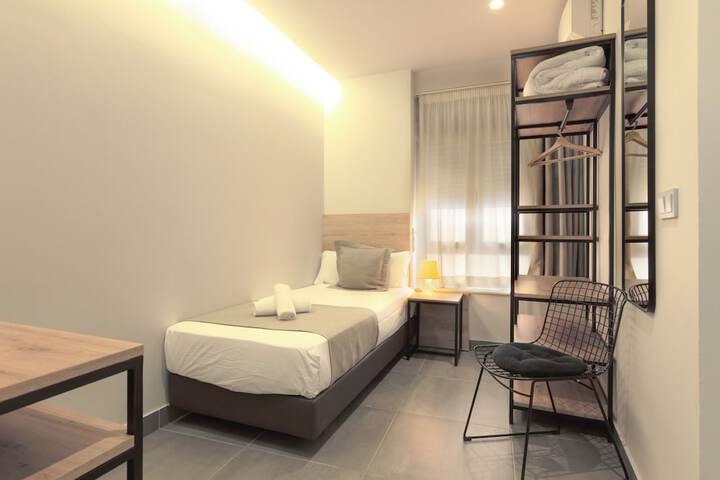Room 10 of 120