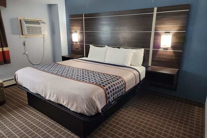Standard Single Queen Bed (8 of 8)