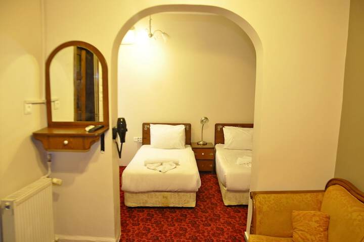 Room 15 of 76