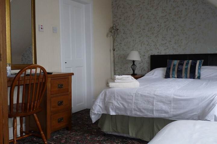 Room 7 of 42