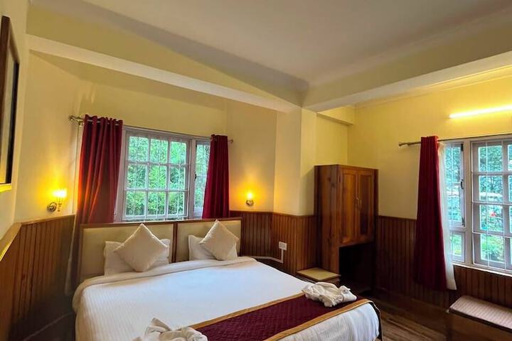 Room 4 of 19