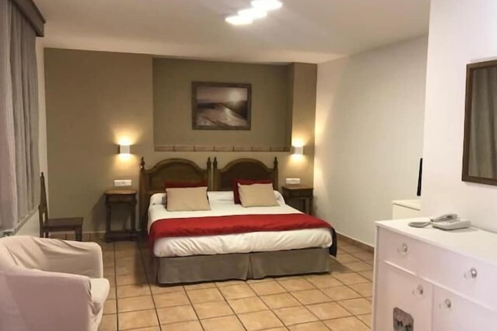 Room 14 of 25