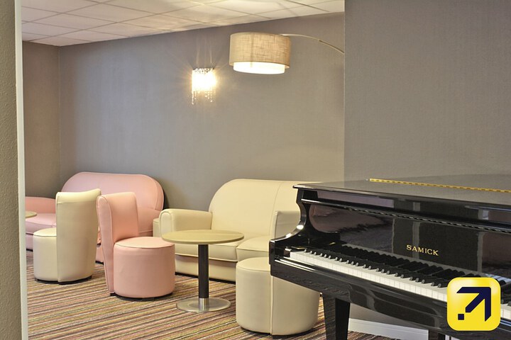Hotel Interior 4 of 81