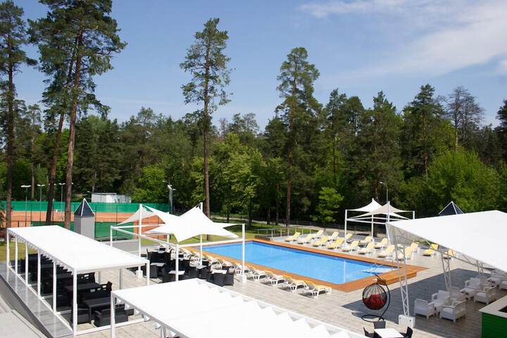 Pool 40 of 63