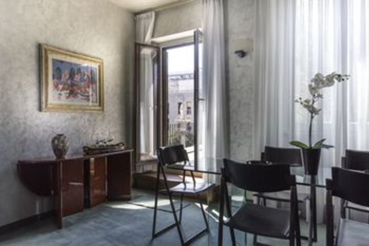 Room 13 of 28