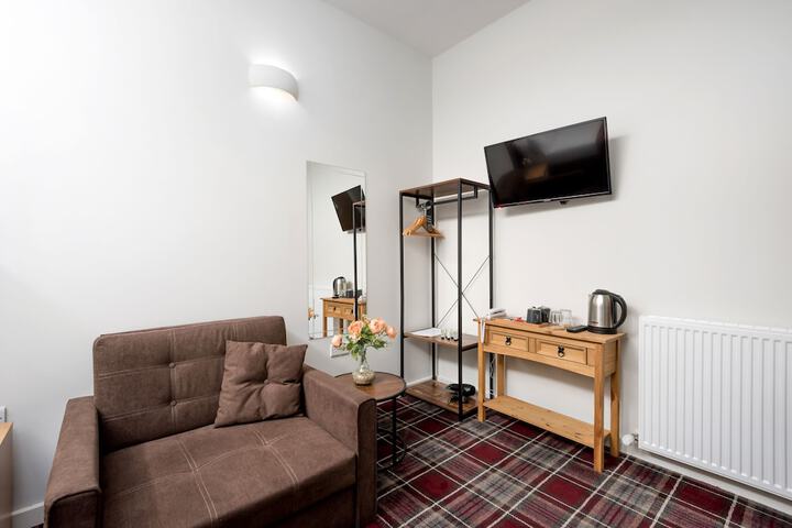 Room 14 of 34