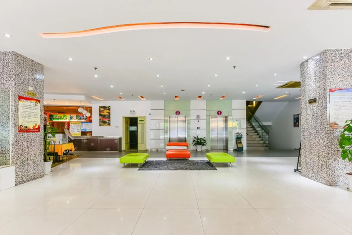 Grand 0773 Hotel