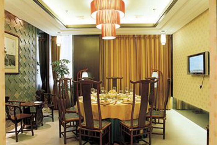 Dining 29 of 32
